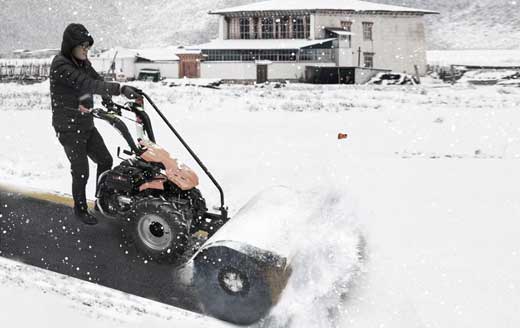 甘肅案例 | 蘭州城關物業采購T13/10A手推式掃雪機